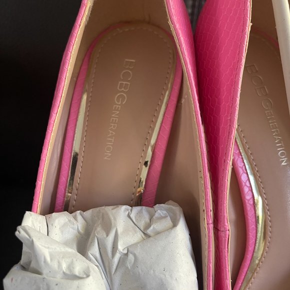 BCBG Generation Pointed Toe Pump BNB - Picture 5 of 6